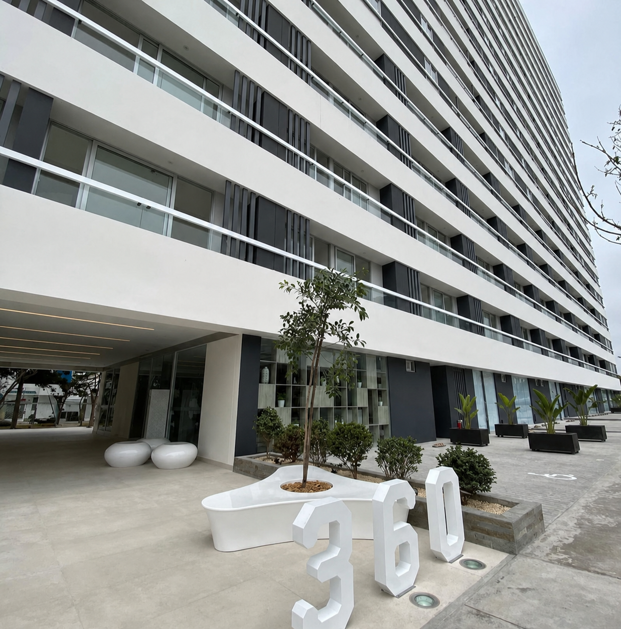 Fachada del Edificio Reducto 360 en Miraflores